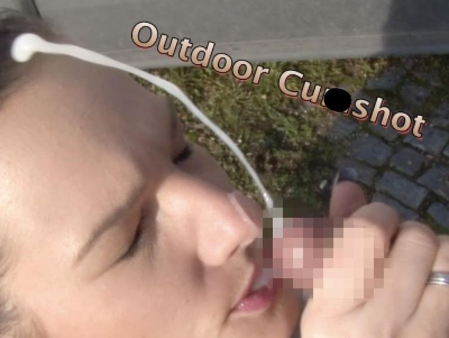 SinaVelvet Porno Video: Outdoor Cum***t